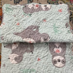 Fuller size comforter set.